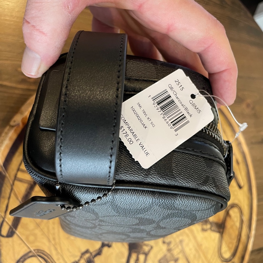 Coach Monogram leather Items - Picture 6 of 16